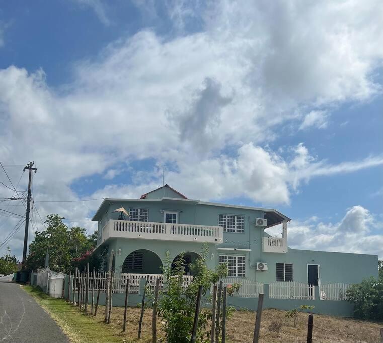 Playa Y Campo Getaway Apartment Isabela Exterior photo
